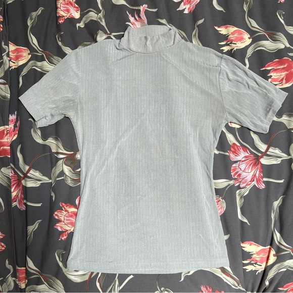 Tops - Vintage short-sleeve turtleneck shirt